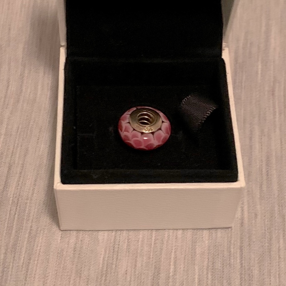 Pandora bead